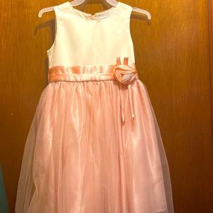 It a good outfit for a party and oh so a good a dress